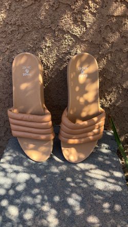 Women’s sandals