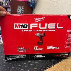 Milwaukee M18 2767-21B 18V Cordless Impact Driver Kit Set