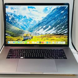 Apple MacBook Pro 2019 15”TouchBar 6-CORE i7 16GB RAM 500GB Radeon Pro 555x 4GB-VRAM