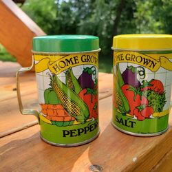 Vintage Collectible Decorative Salt & Pepper Shakers