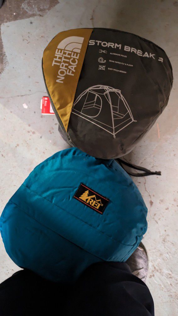 NorthFace Storm break 3 Tent & REI Sleeping Bag 