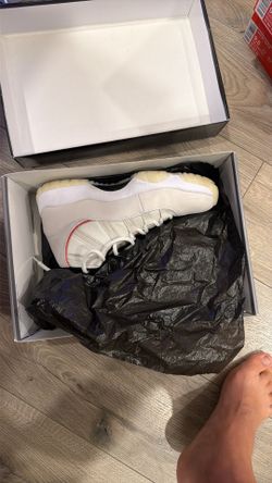 Nike Jordan XI size 9