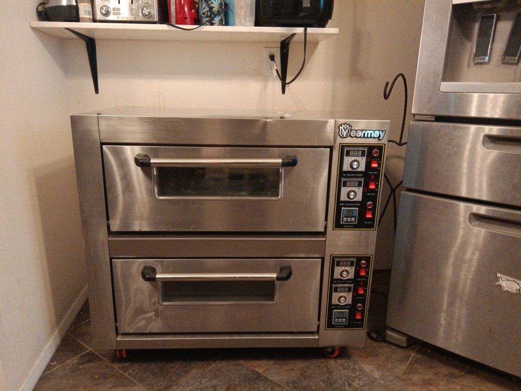 Commercial Pizza Oven