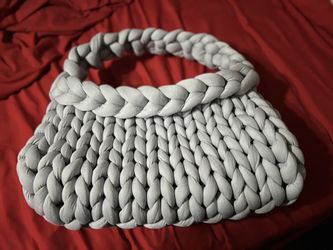 Hand knit chunky yarn tote