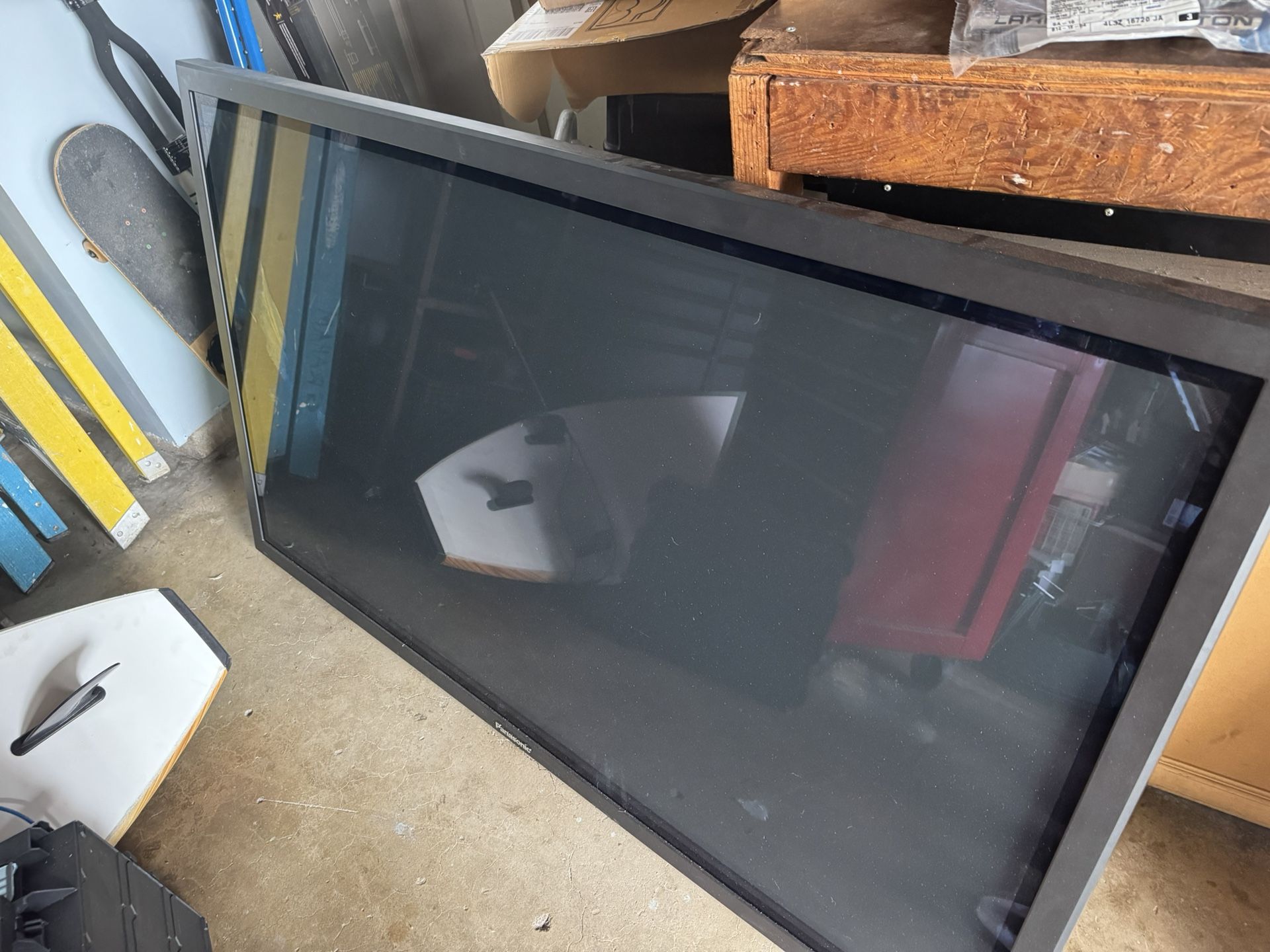 Panasonic plasma tv 65” - Free