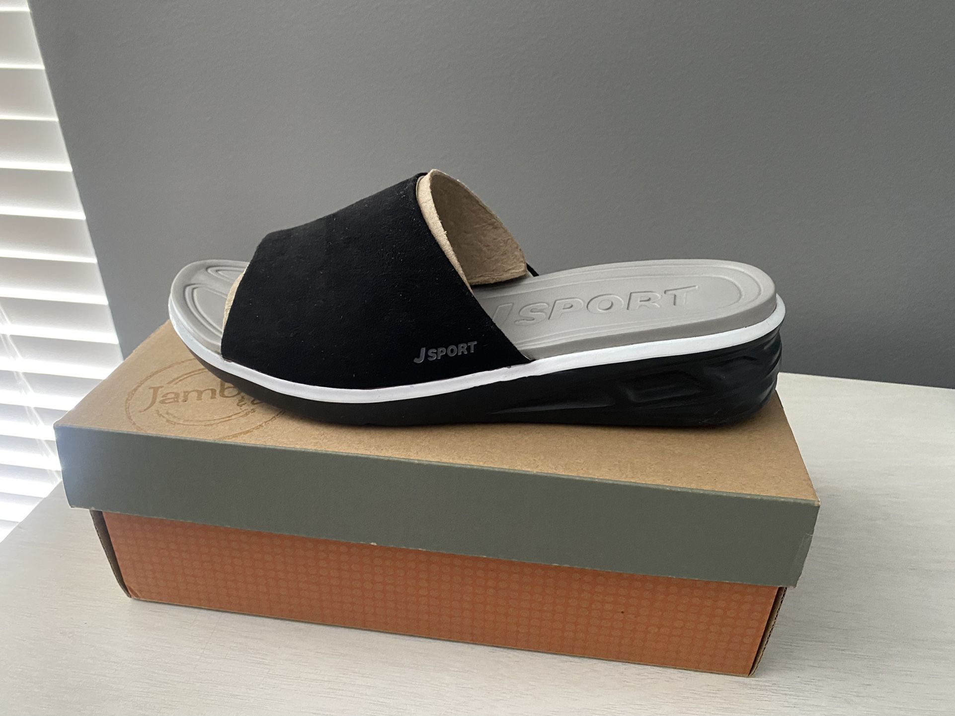 Brand New Size 9.5 Women’s Sandal By Jambu