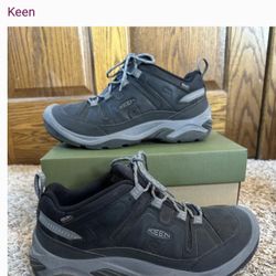 Keen Shoes Size 10.5