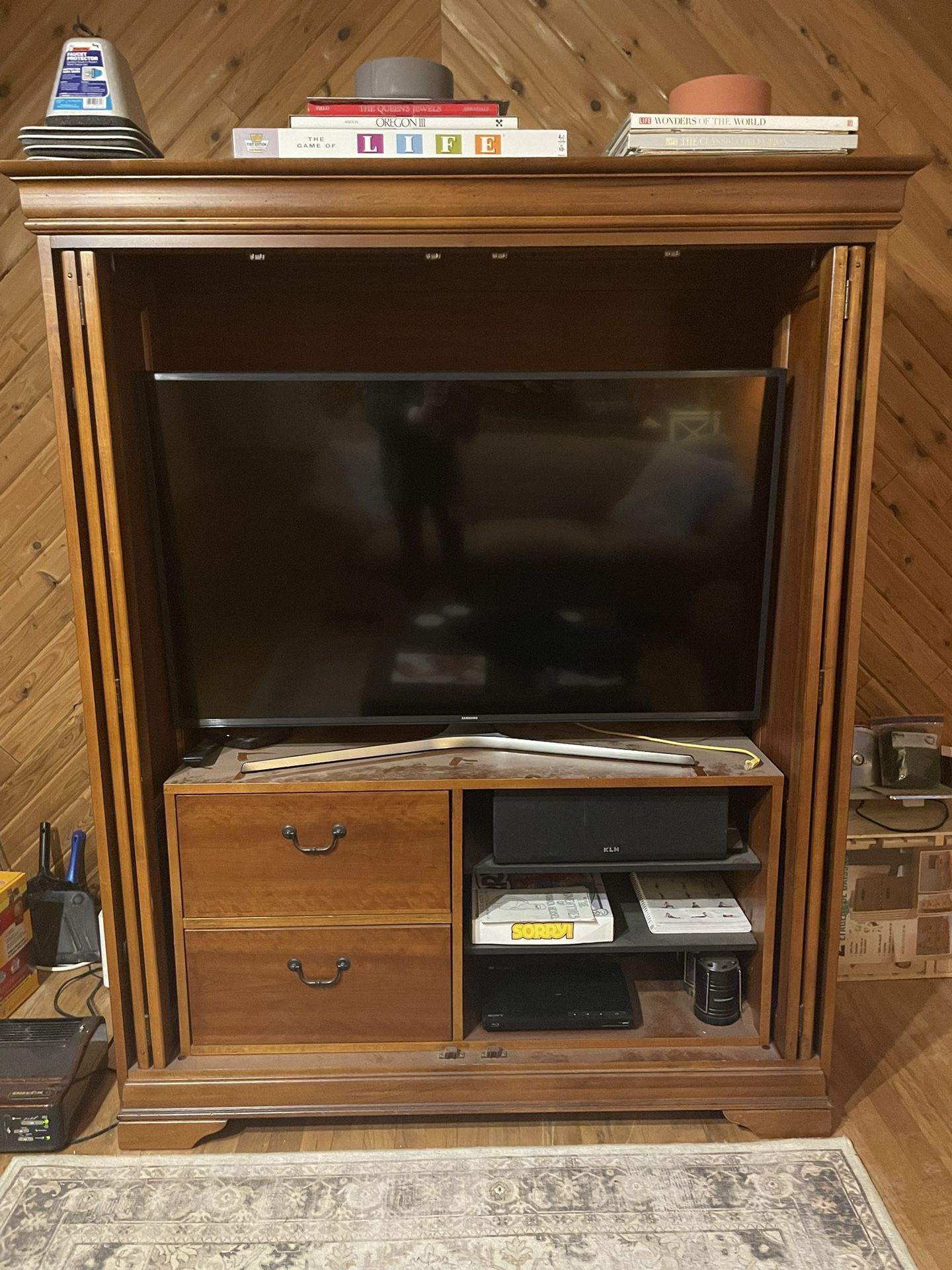 Entertainment Center / Armoire