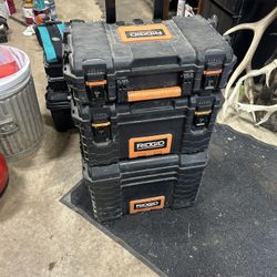 Ridgid Interlocking Rolling Tool Box Set