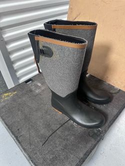 Rain boots