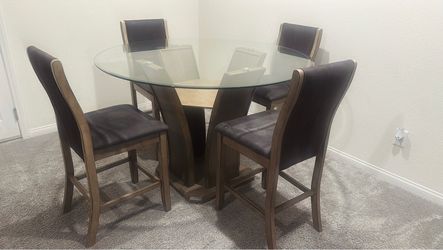 Ashley’s Dinning Table