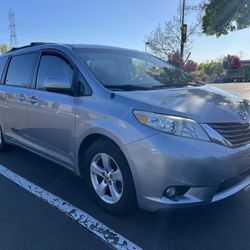 2012 Toyota Sienna