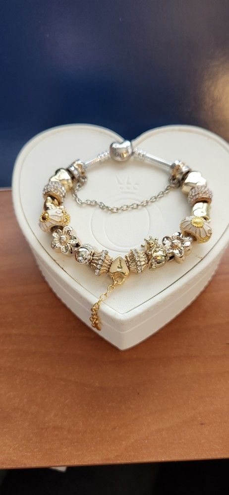 Authentic Pandora Charm Bracelet With Unbranded European Beads $65
