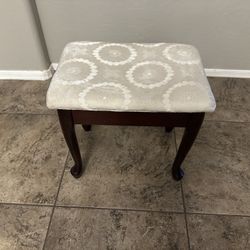Upholstered Vanity Stool with Wood Legs