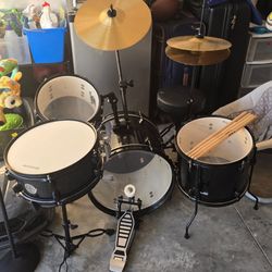 Kid’s Drum Set (Not A Toy)