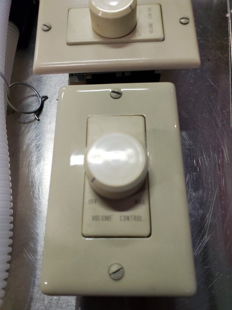 Volume Control Attenuator 1 Gang Almond Qty5