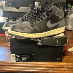 Jordan 1 Mid