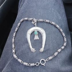 Vintage Navajo "Naja" Silver Necklace With Turquoise Stone 