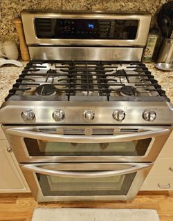 LG - Gas Double Oven with Convection