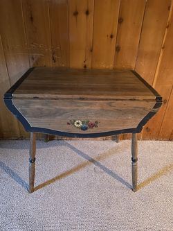 Vintage oak drop-leaf table