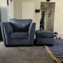 Big Chair & Ottomans 