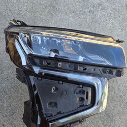 2021 2022 2023 2024 Chevy Tahoe Headlight Right(passenger)