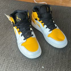 Nike Air Jordan 1 Mid 