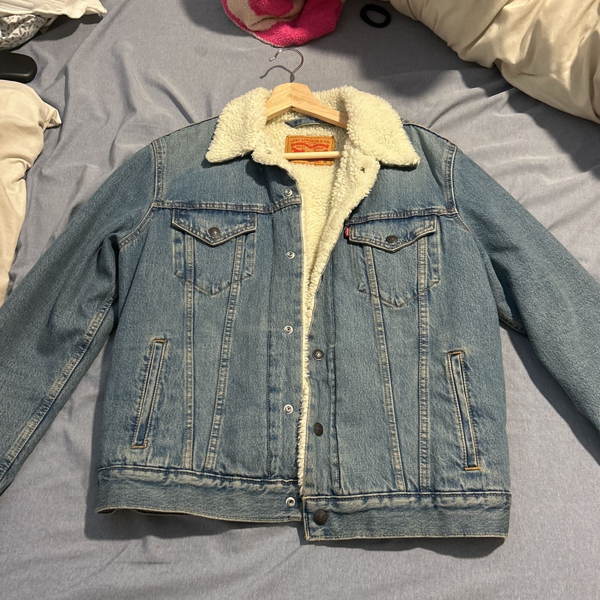 Levi Sherpa Trucker Jacket Size Medium