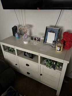 TV stand/media console