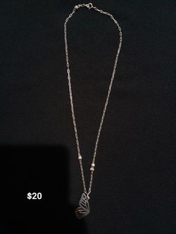 necklace, butterfly wing silver chain / cadena de plata de ala de mariposa
