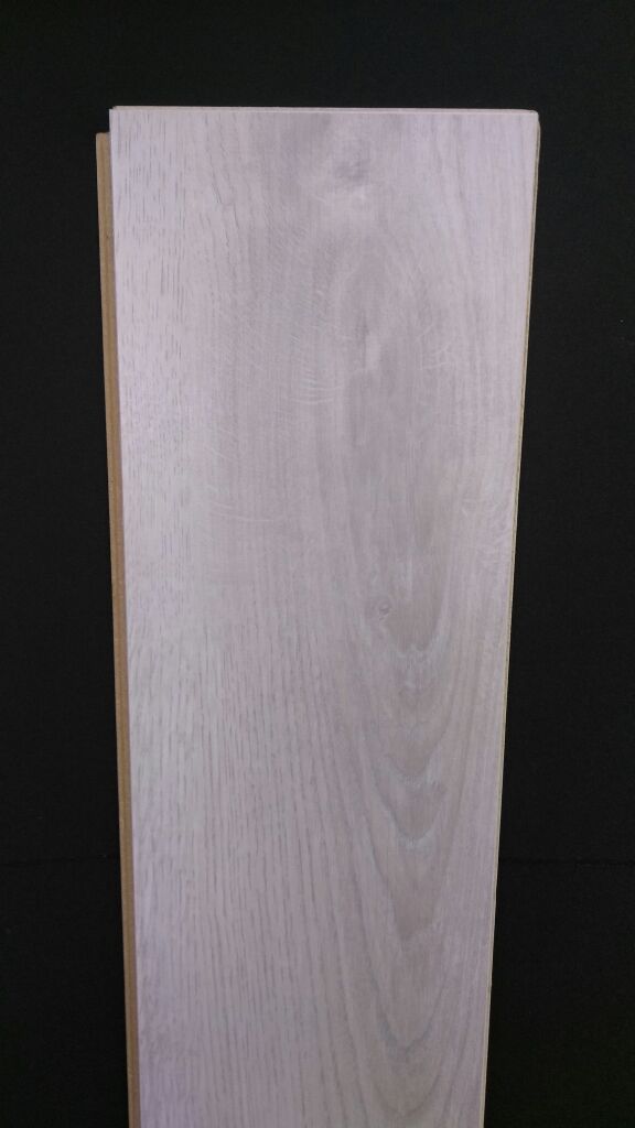 Flooring laminate 8mm . Emmeline oak