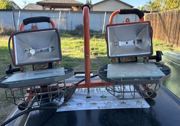 Double light needs bulbs 