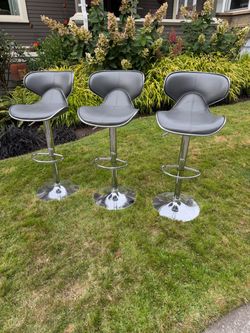 Set of 3 bar stools