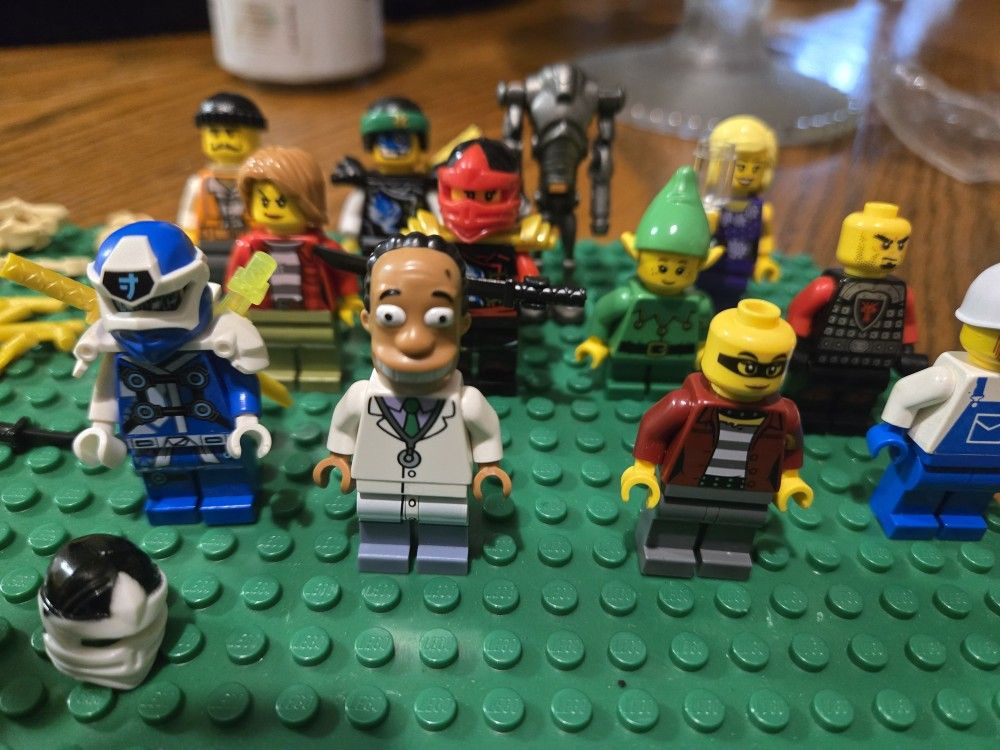 Lego Minifigure Bundle Of 12 Plus Extras Ninjago Simpsons Starwars And More