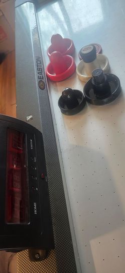 Air hockey table