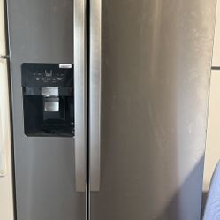 Brand New Whirlpool Refrigerator - Free Delivery!