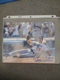 Tim Wallach Signed LA Dodgers 8x10 Photo