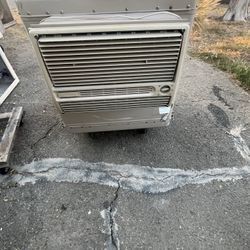 Almost New Swamp Cooler Refurbished 