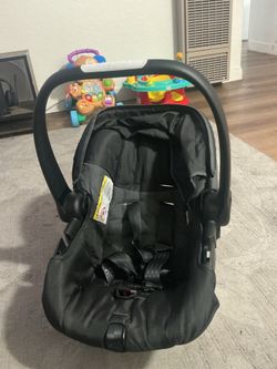 Newborn car seat new