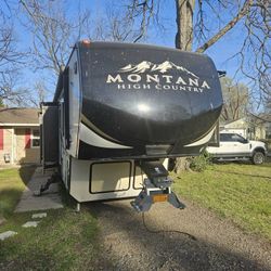 2018 Montana Fifth Wheel