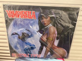 PCS Vampirella 1/3 Scale Statue Brand New