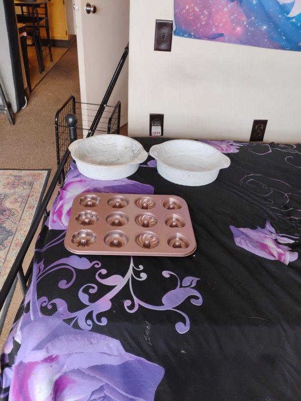 2 Silicone Round Cake Pan Mini 12 Piece Bakeware