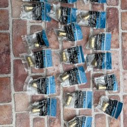 Lot of  20 Apollo 3/4 in. Brass PEX-A Barb x 1/2 in. FNPT Female Adapter