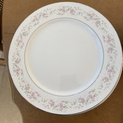 79 piece dinnerware