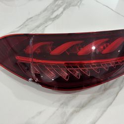 Mercedes Benz EQE 350 SUV driver tail Light