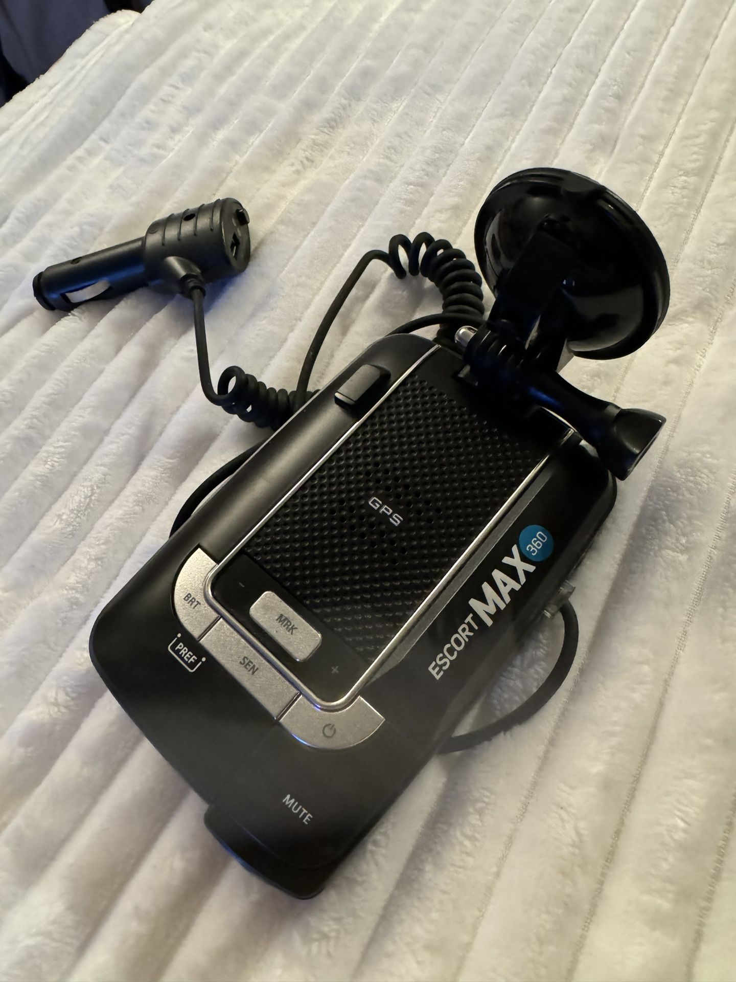 Escort Max 360 Radar Detector with GPS & Directional Arrows