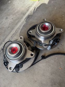 Ford Front wheel hubs