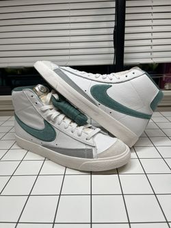 New Men’s Size 10 Nike Blazer '77 Premium Mid Resort & Sport FN5822-100 W/O Box