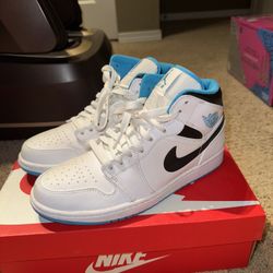 Jordan 1 Mid Laser Blue (Barely Worn)