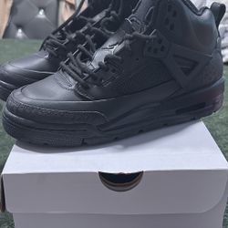 Jordan spizike winterized black